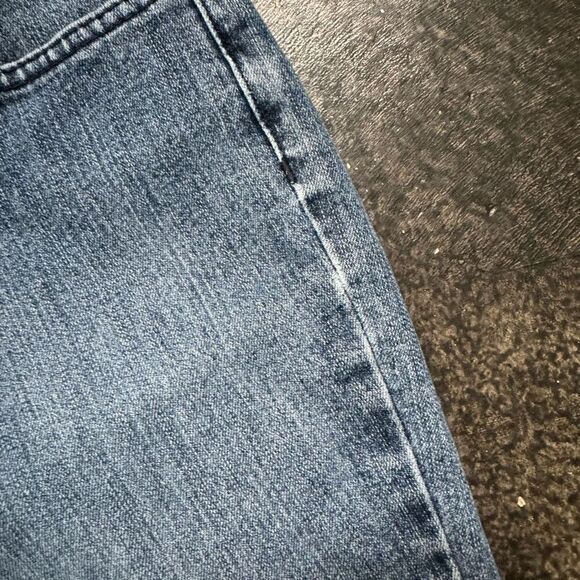 Charter Club Women’s Blue Cotton Medium Wash Jeans Petite Sz 33 Waist - Picture 15 of 16